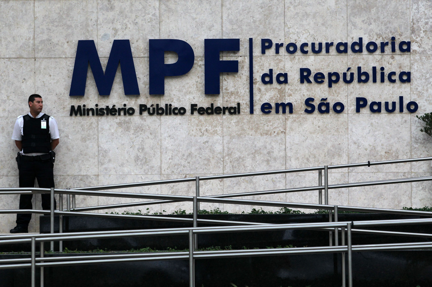 Vereadora Luana Alves e mais parlamentares do PSOL acionam Ministério Público Federal contra comunidade terapêutica Nova Esperança