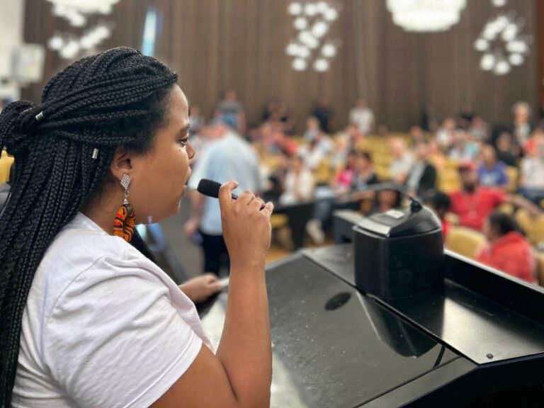 Luana Alves, Samia Bomfim e PRETAS lançam abaixo-assinado contra privatização da SABESP, aprovada em 1ª votação na Câmara